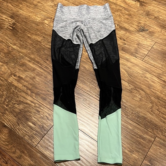 Victoria’s Secret Ultimate high waist bonded Pink leggings - Picture 2 of 12